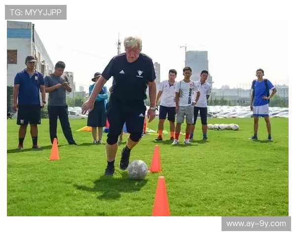 围绕足球教练定向招聘条件的岗位设置与选拔标准研究实践路径探索